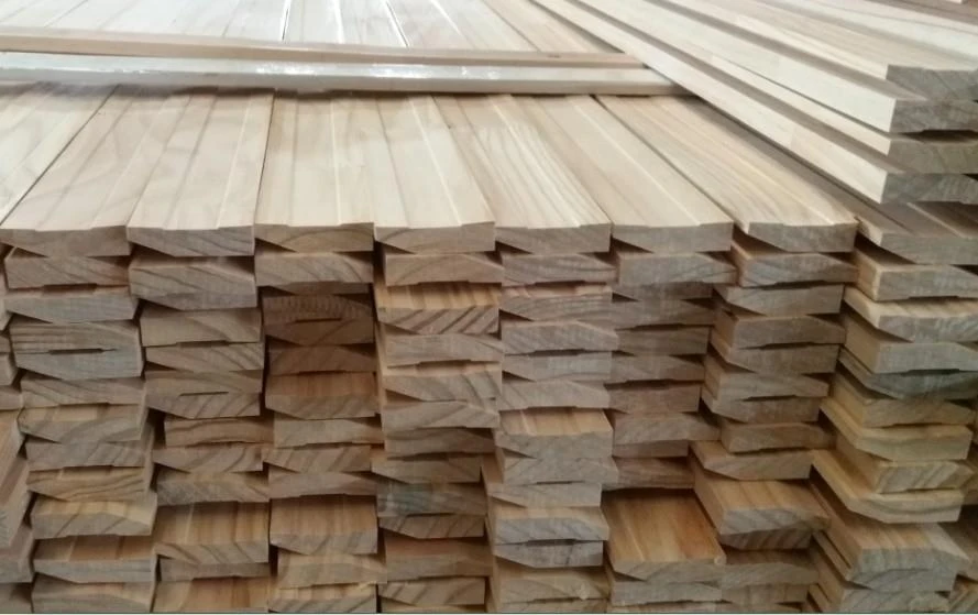 Materiał listew częściowo rozłożonych
